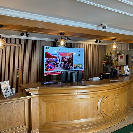Airport Inn & Spa Manchester Вілмслоу Екстер'єр фото