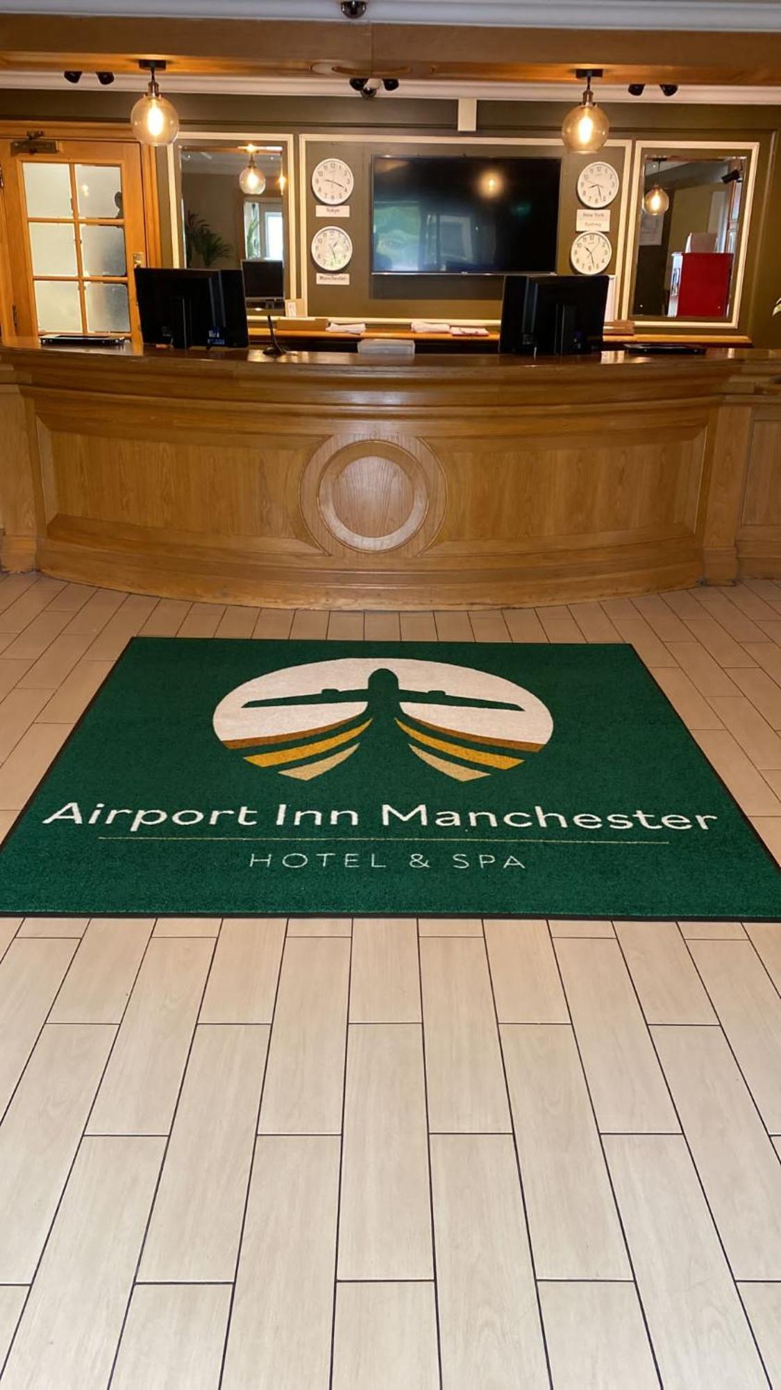 Airport Inn & Spa Manchester Вілмслоу Екстер'єр фото
