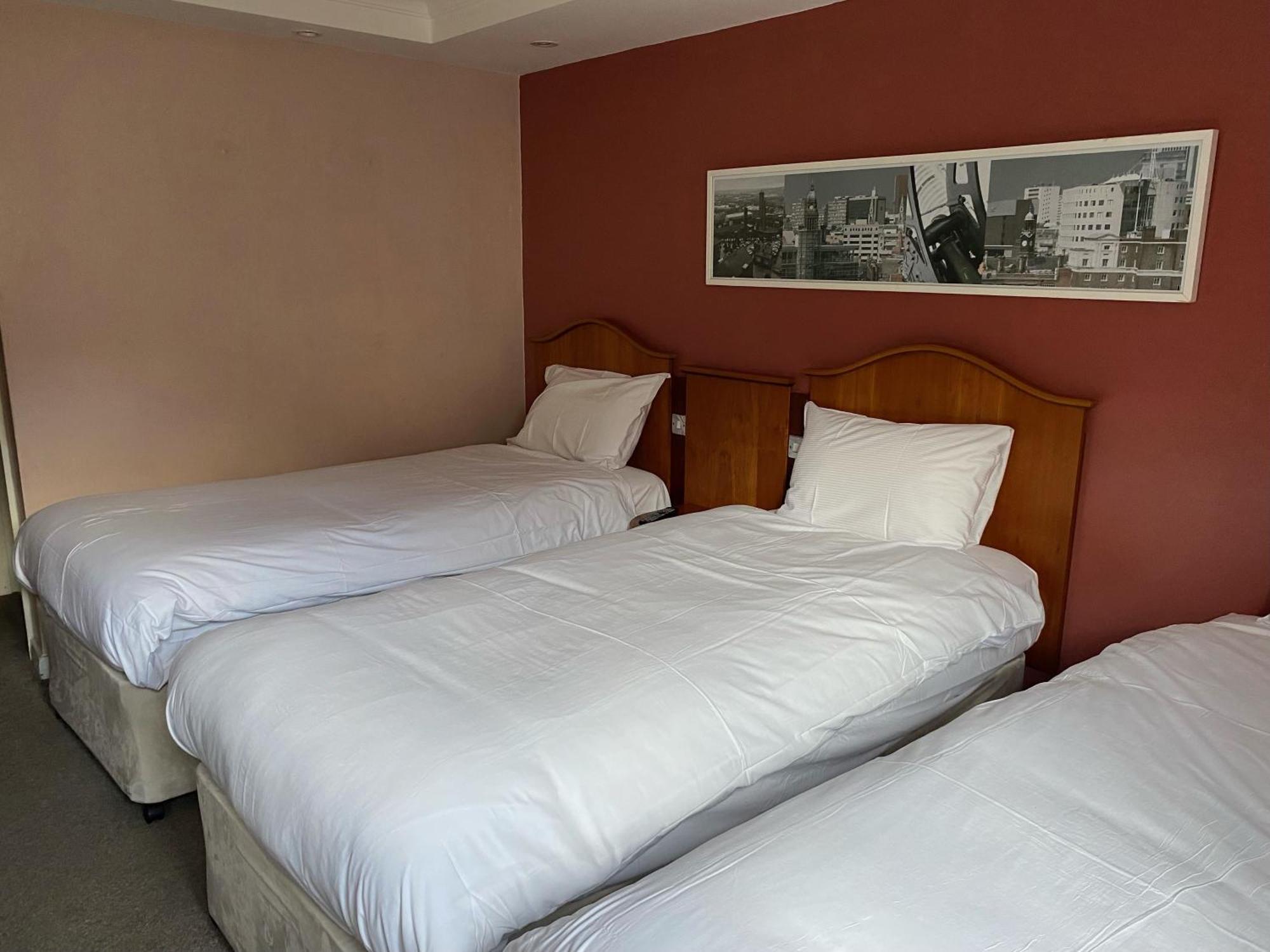 Airport Inn & Spa Manchester Вілмслоу Екстер'єр фото