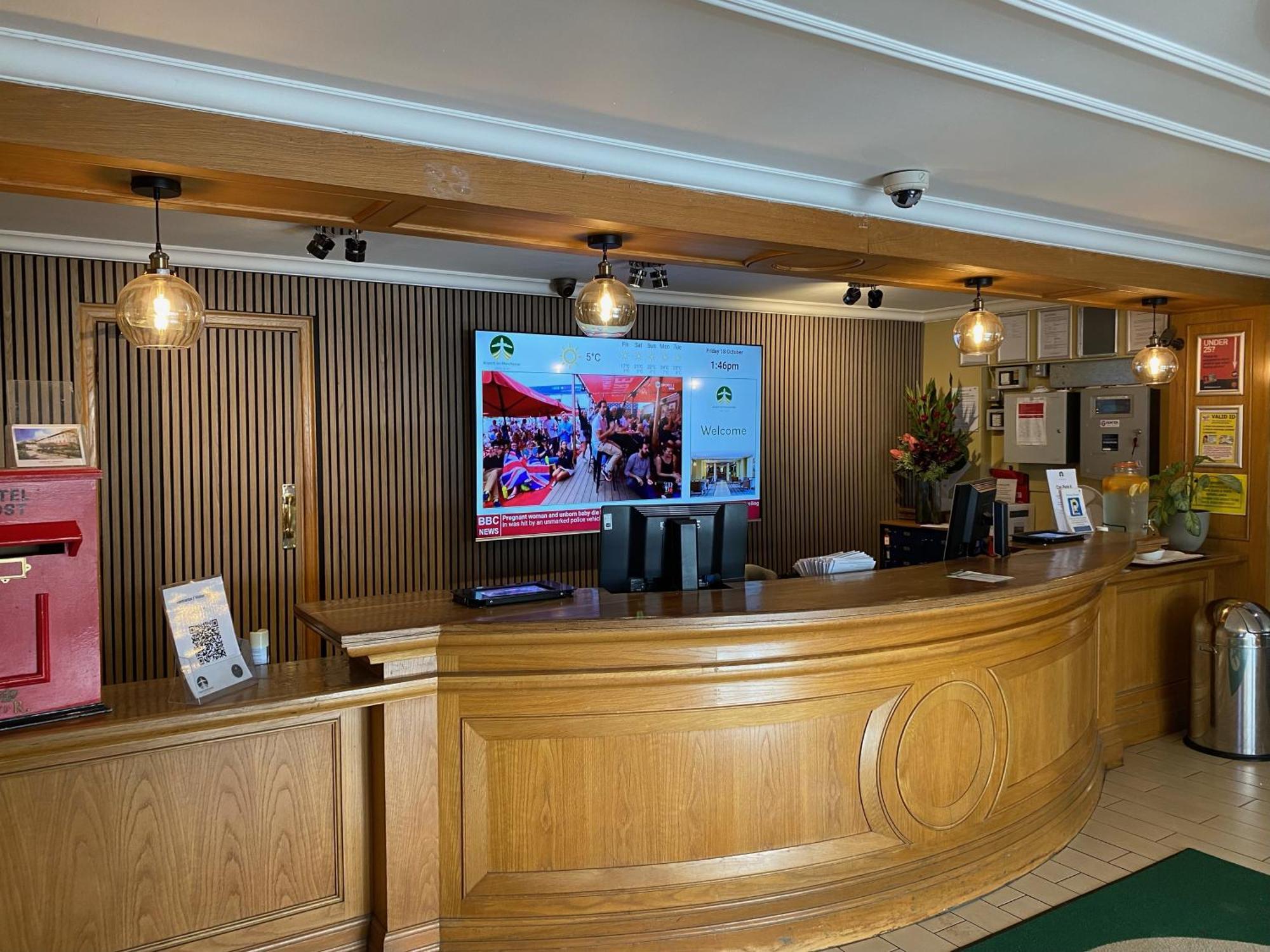Airport Inn & Spa Manchester Вілмслоу Екстер'єр фото